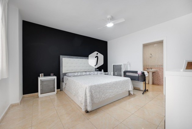 Tweedehands - Appartement / flat -
Torrevieja - Centro