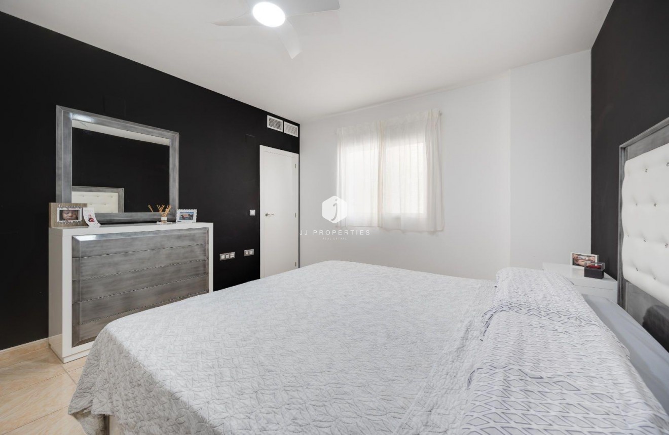 Tweedehands - Appartement / flat -
Torrevieja - Centro