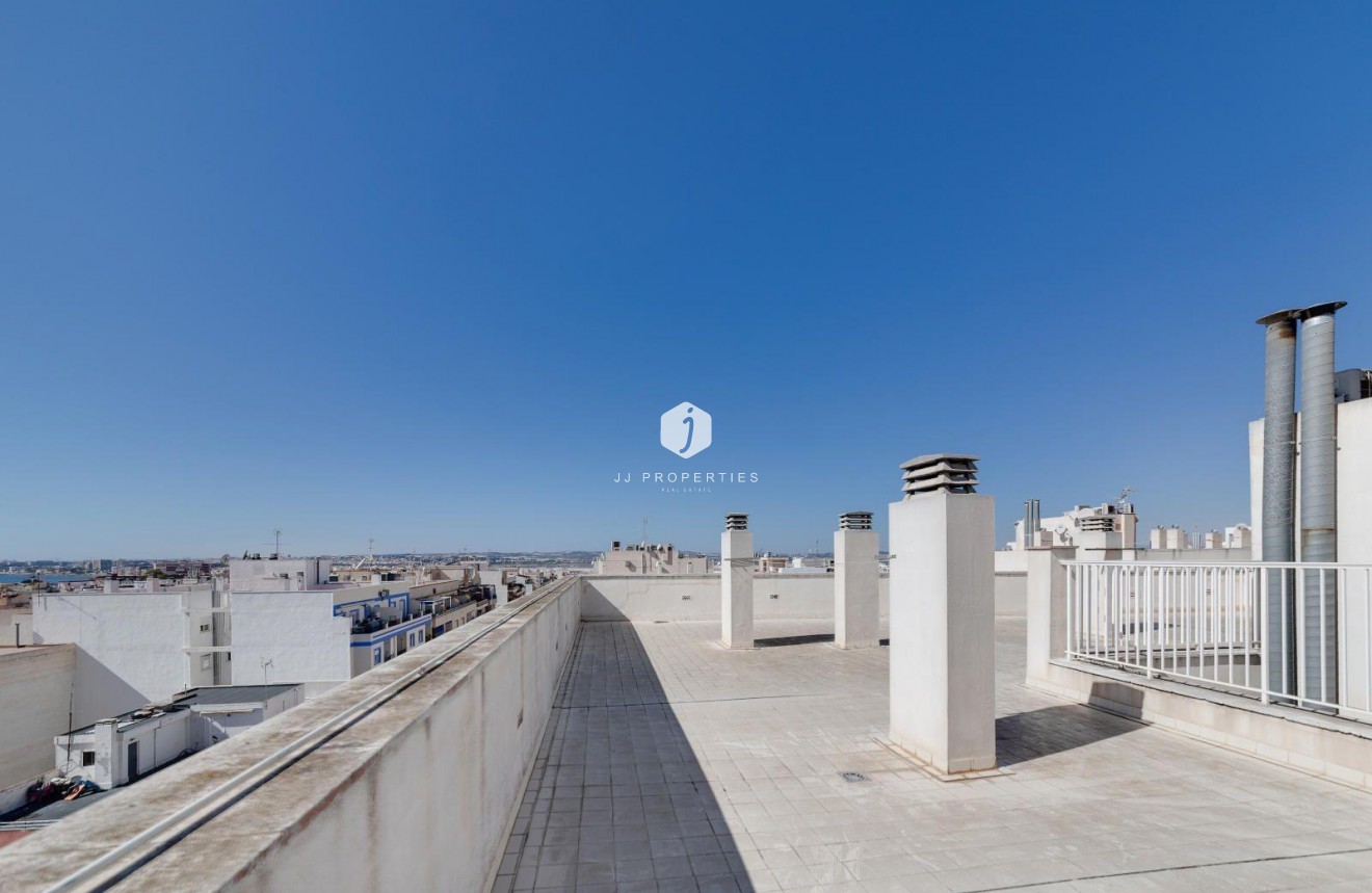 Tweedehands - Appartement / flat -
Torrevieja - Centro