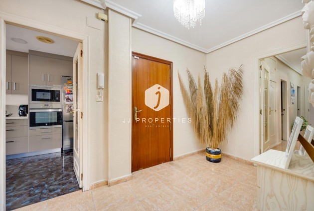 Tweedehands - Appartement / flat -
Torrevieja - Centro