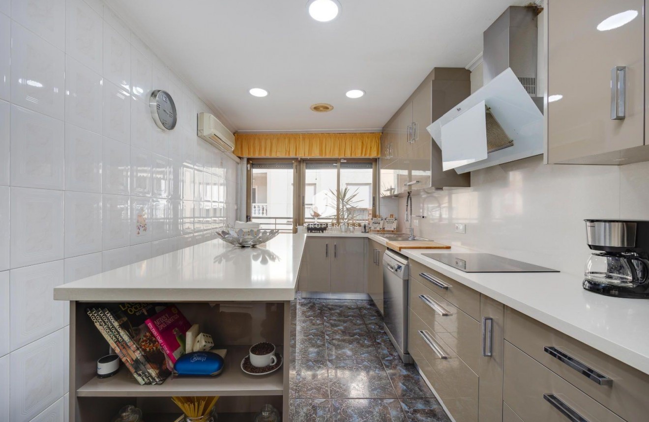 Tweedehands - Appartement / flat -
Torrevieja - Centro