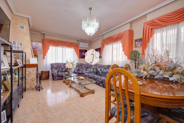 Tweedehands - Appartement / flat -
Torrevieja - Centro