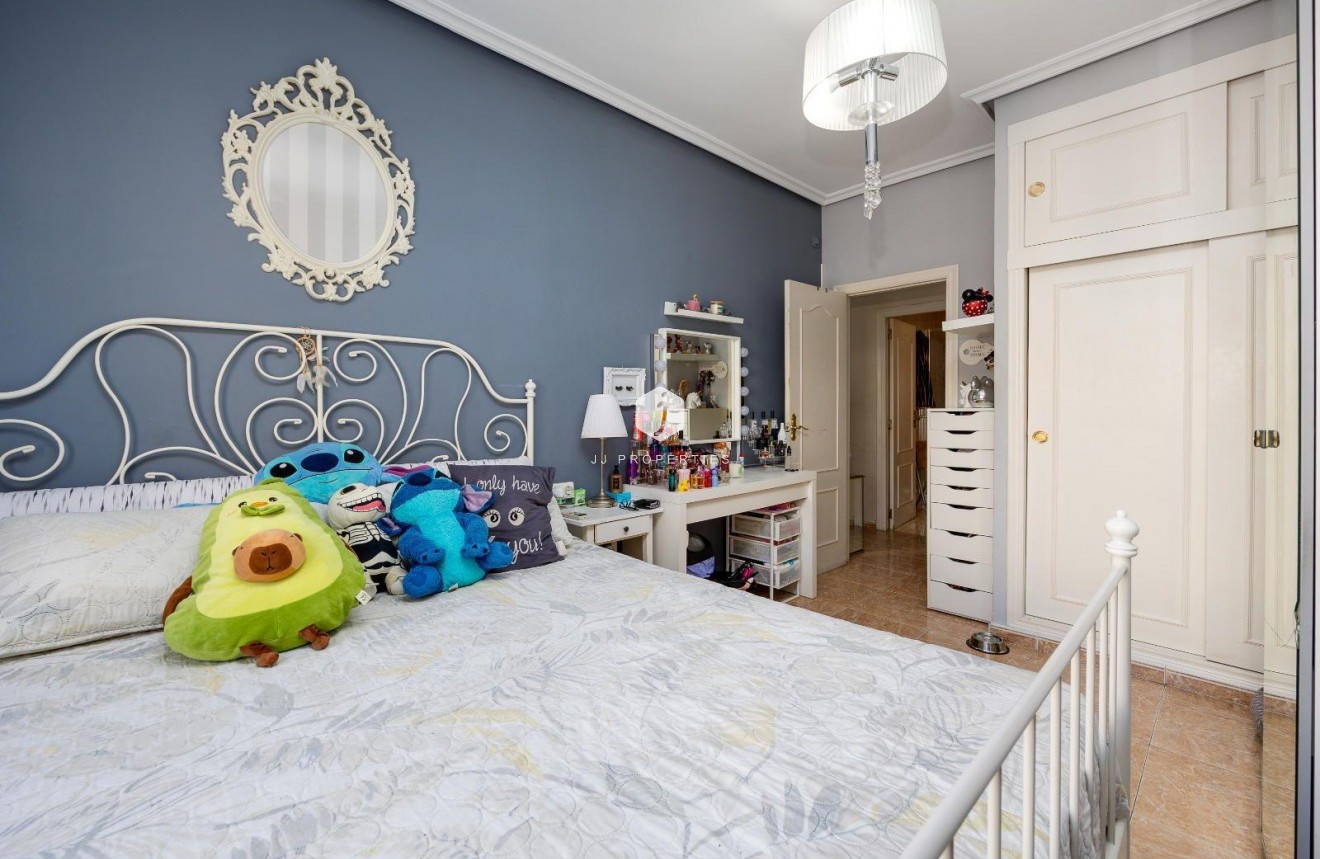 Tweedehands - Appartement / flat -
Torrevieja - Centro