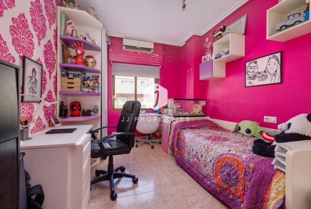 Tweedehands - Appartement / flat -
Torrevieja - Centro