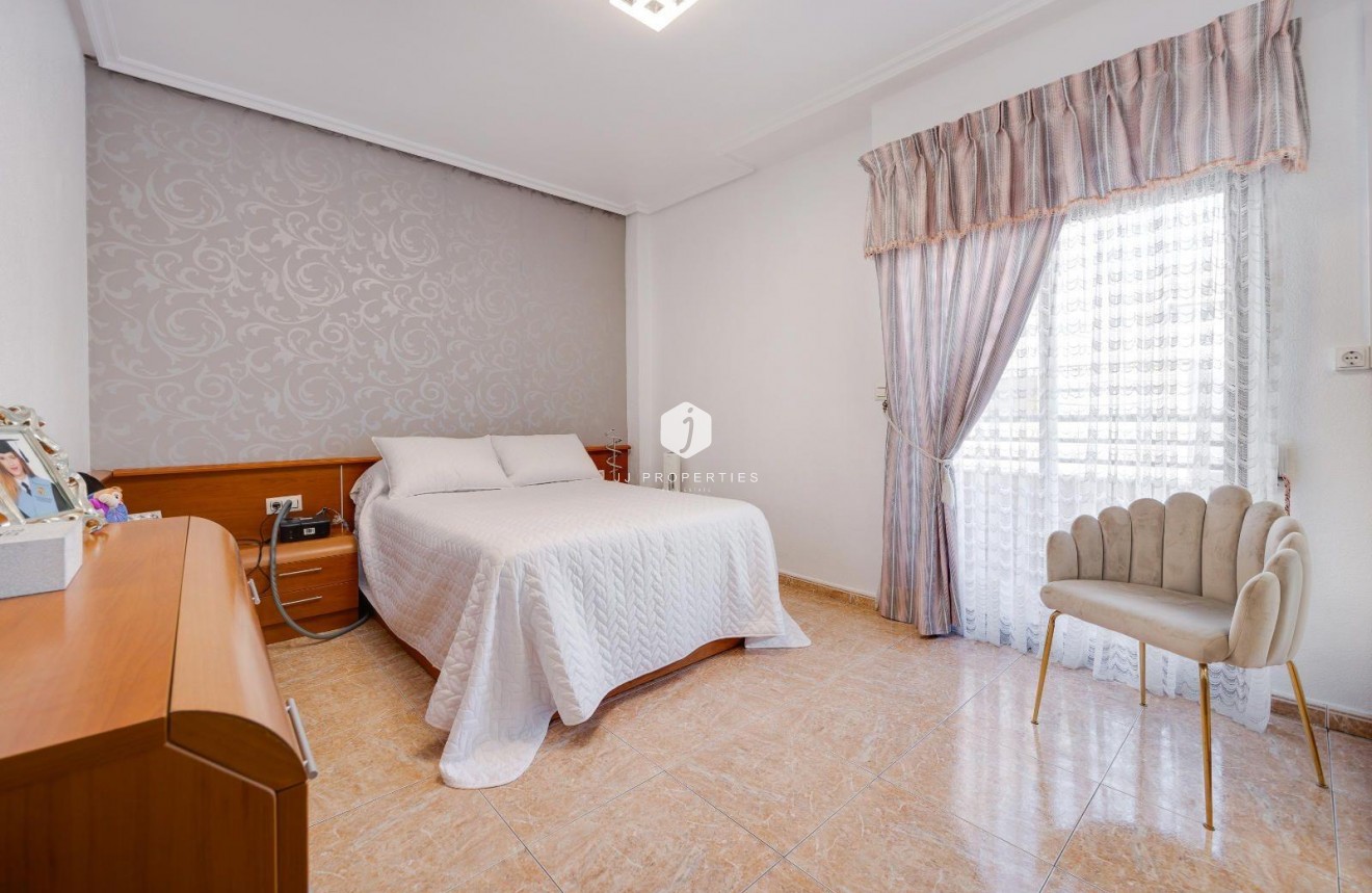 Tweedehands - Appartement / flat -
Torrevieja - Centro