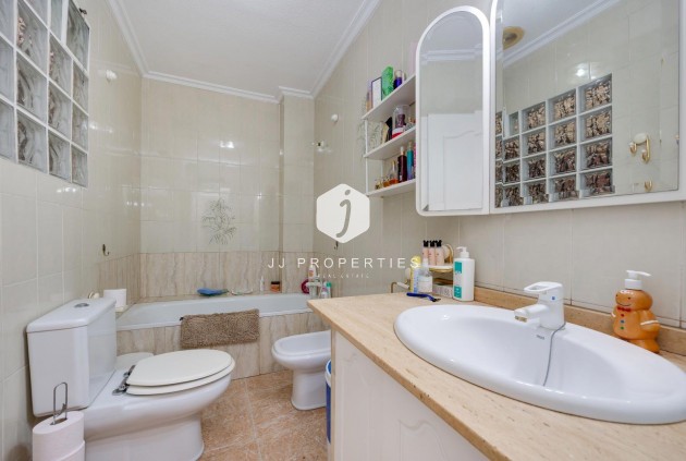 Tweedehands - Appartement / flat -
Torrevieja - Centro