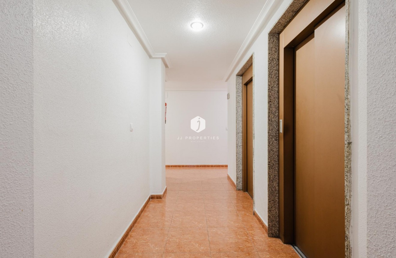 Tweedehands - Appartement / flat -
Torrevieja - Costa Blanca