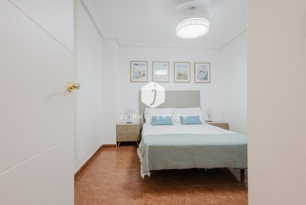 Tweedehands - Appartement / flat -
Torrevieja - Costa Blanca