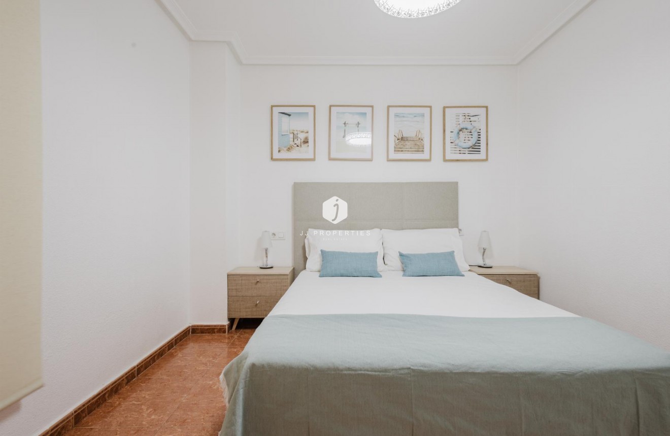 Tweedehands - Appartement / flat -
Torrevieja - Costa Blanca