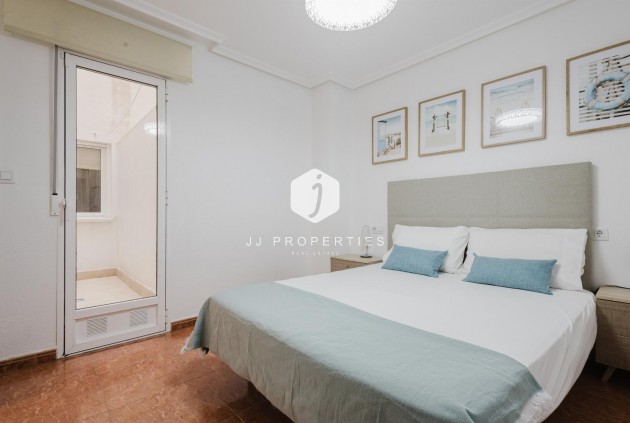 Tweedehands - Appartement / flat -
Torrevieja - Costa Blanca