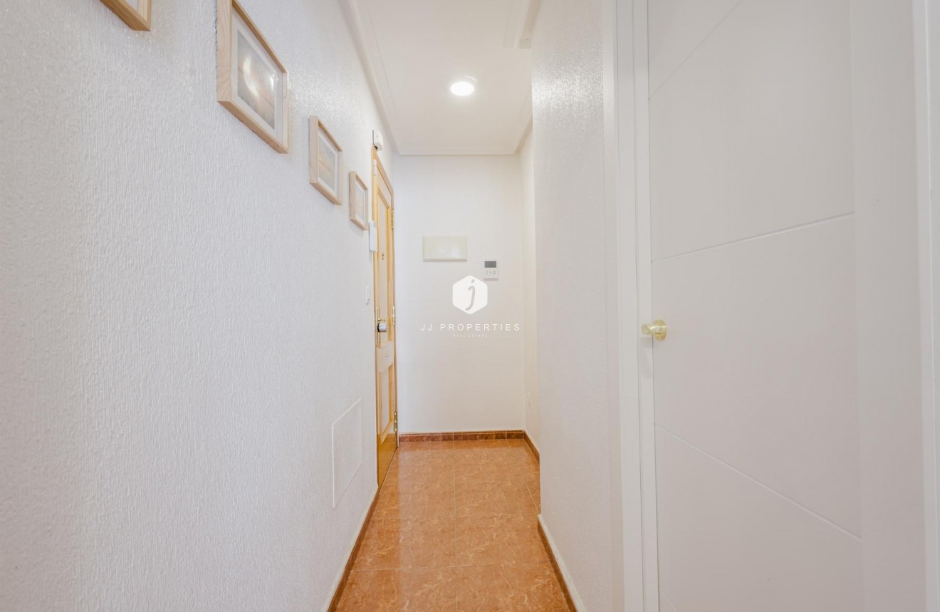 Tweedehands - Appartement / flat -
Torrevieja - Costa Blanca