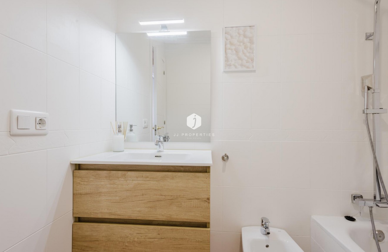 Tweedehands - Appartement / flat -
Torrevieja - Costa Blanca