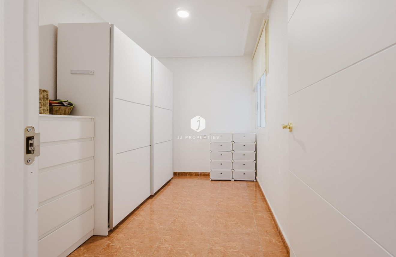 Tweedehands - Appartement / flat -
Torrevieja - Costa Blanca