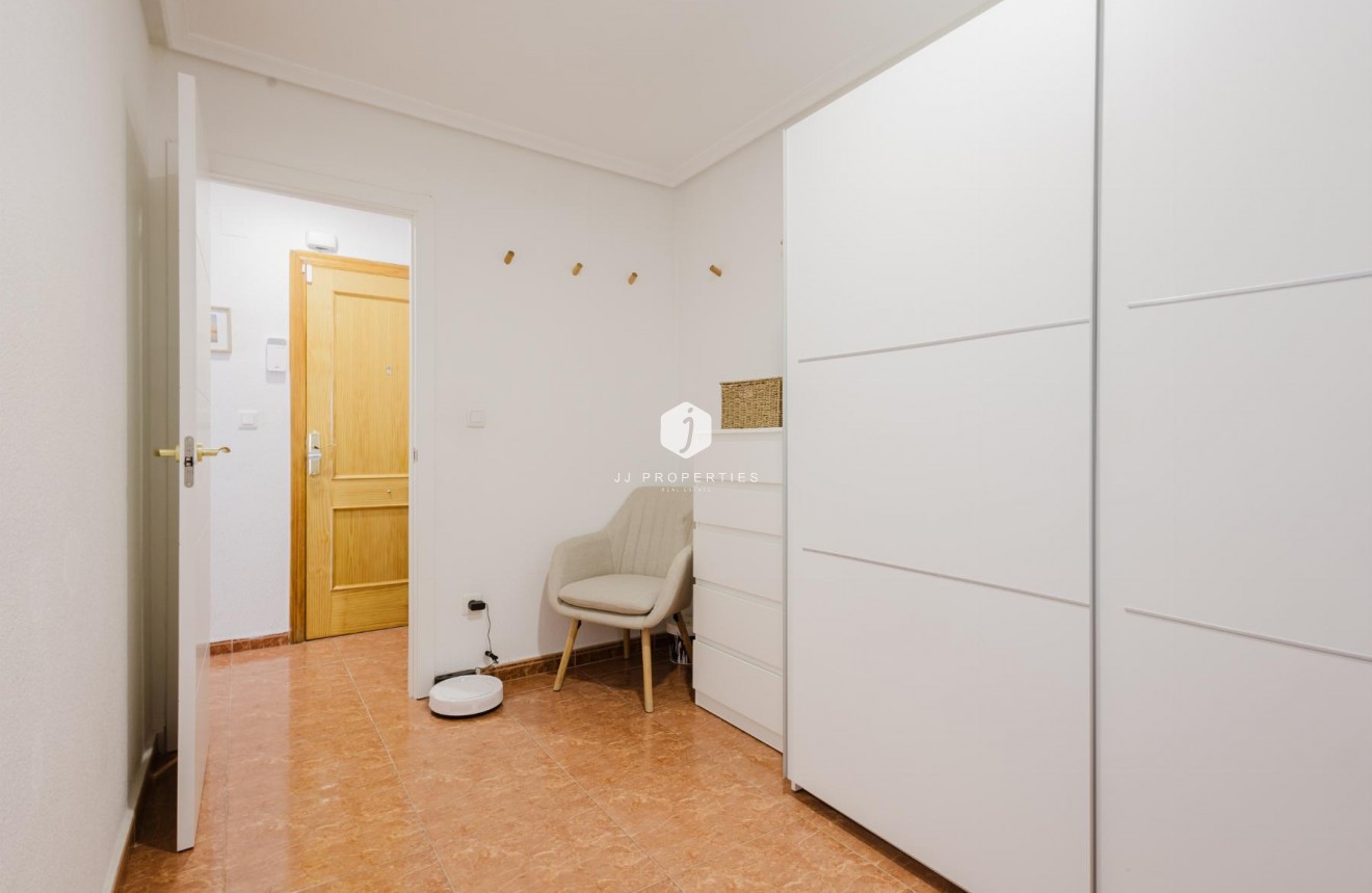 Tweedehands - Appartement / flat -
Torrevieja - Costa Blanca