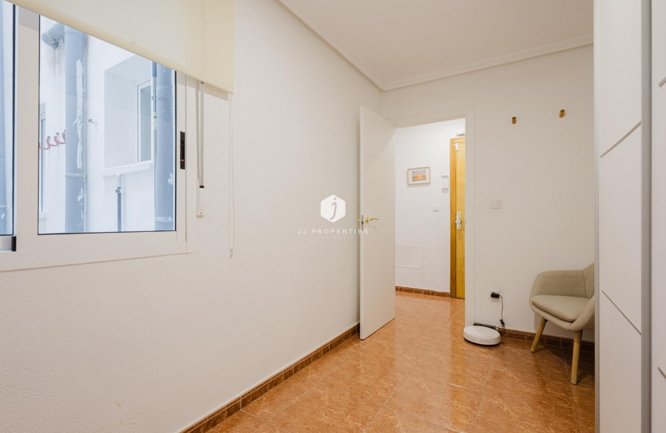 Tweedehands - Appartement / flat -
Torrevieja - Costa Blanca