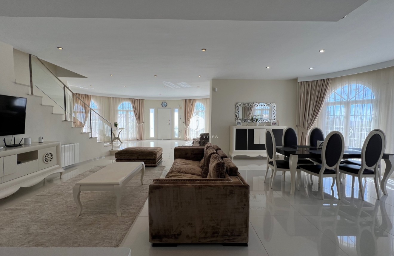 Tweedehands - Villa -
Ciudad Quesada - Costa Blanca