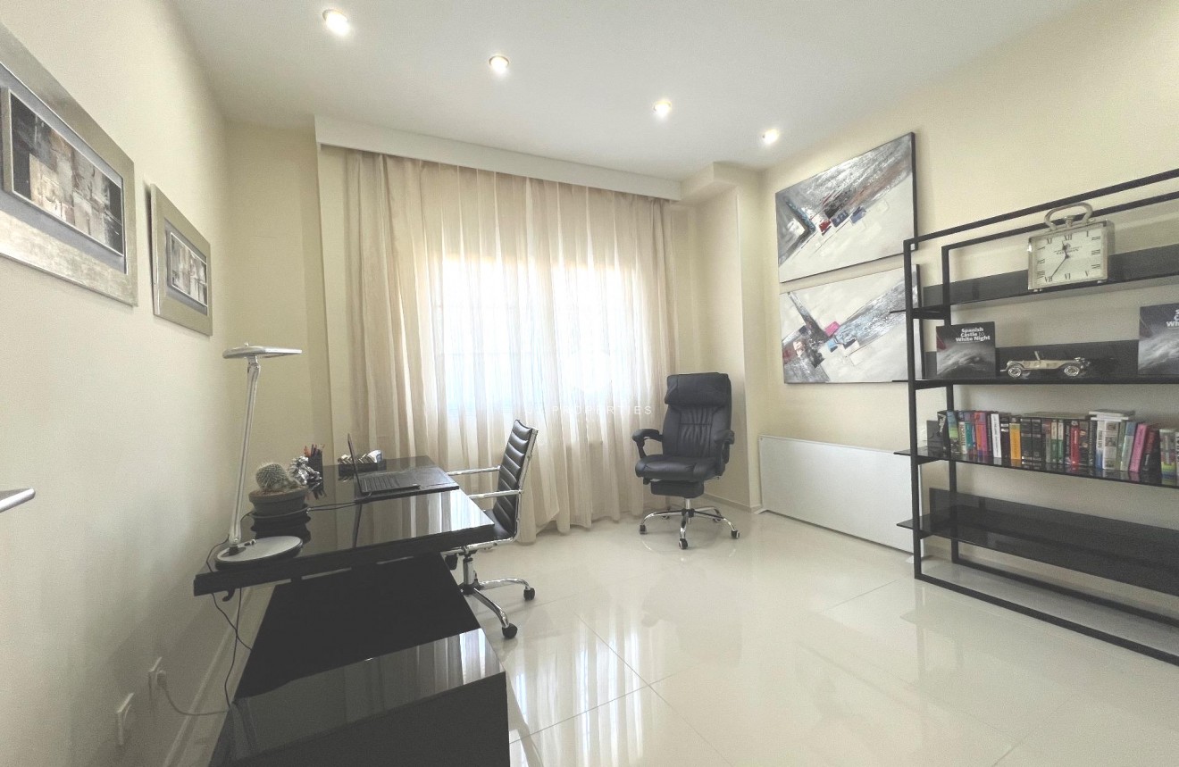 Tweedehands - Villa -
Ciudad Quesada - Costa Blanca