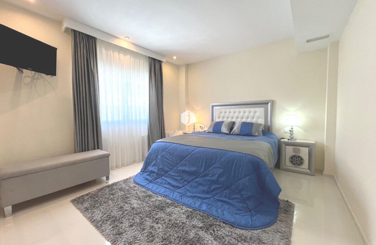 Tweedehands - Villa -
Ciudad Quesada - Costa Blanca