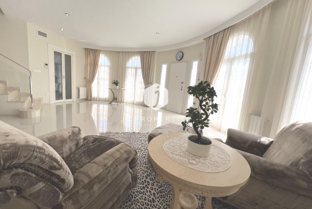 Tweedehands - Villa -
Ciudad Quesada - Costa Blanca