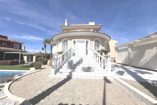 Tweedehands - Villa -
Ciudad Quesada - Costa Blanca