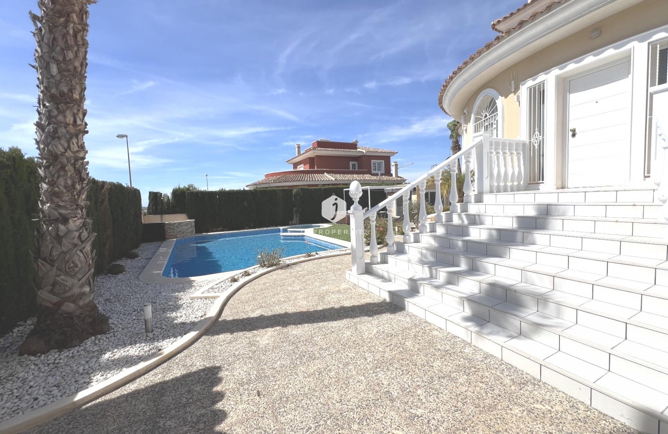Tweedehands - Villa -
Ciudad Quesada - Costa Blanca