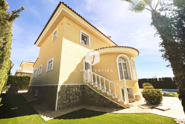 Tweedehands - Villa -
Ciudad Quesada - Costa Blanca