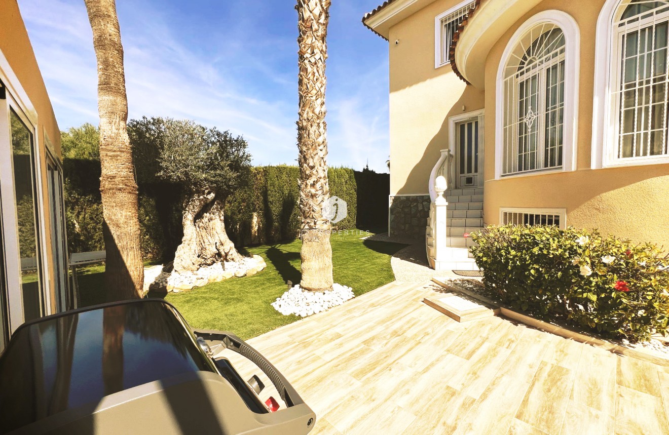 Tweedehands - Villa -
Ciudad Quesada - Costa Blanca