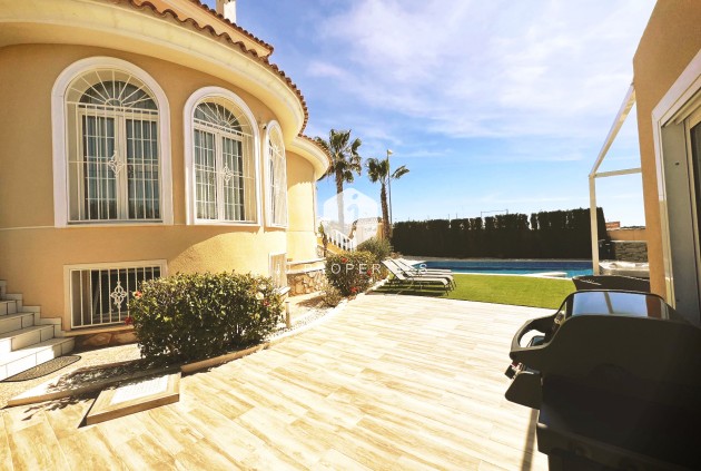 Tweedehands - Villa -
Ciudad Quesada - Costa Blanca