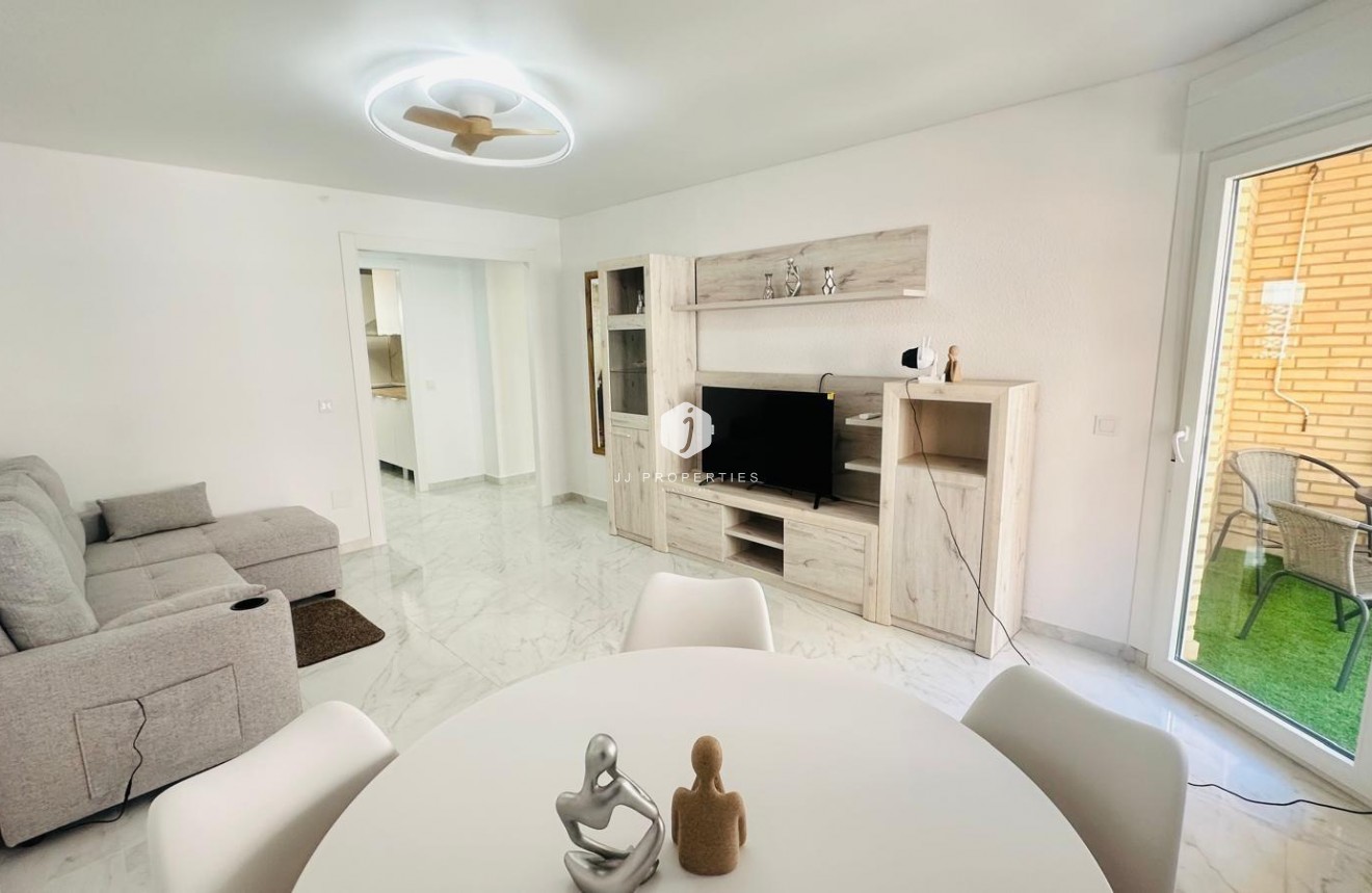 Tweedehands - Appartement / flat -
Torrevieja - Playa del Cura