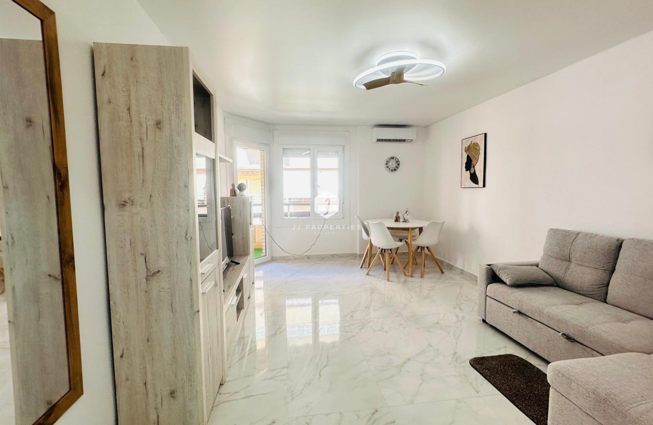 Tweedehands - Appartement / flat -
Torrevieja - Playa del Cura