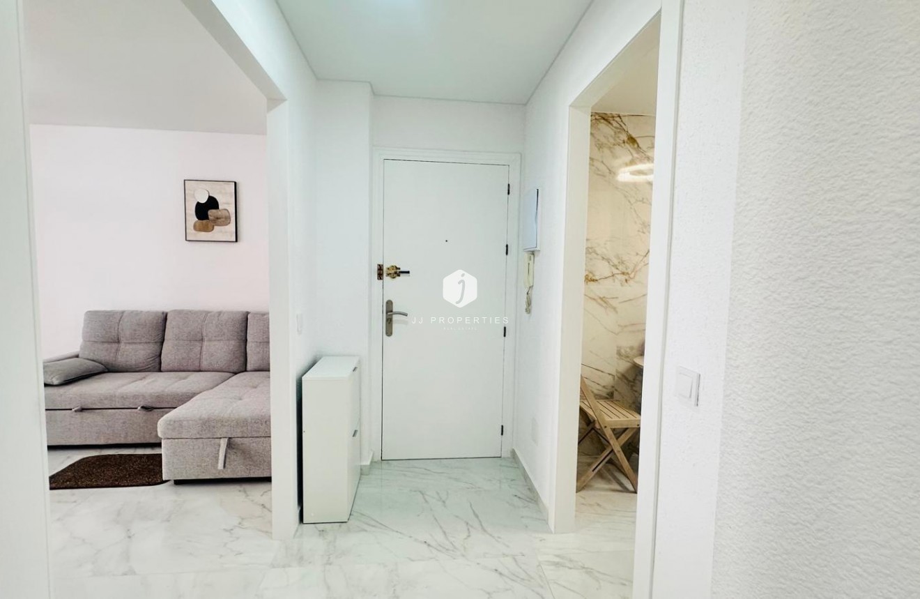 Tweedehands - Appartement / flat -
Torrevieja - Playa del Cura