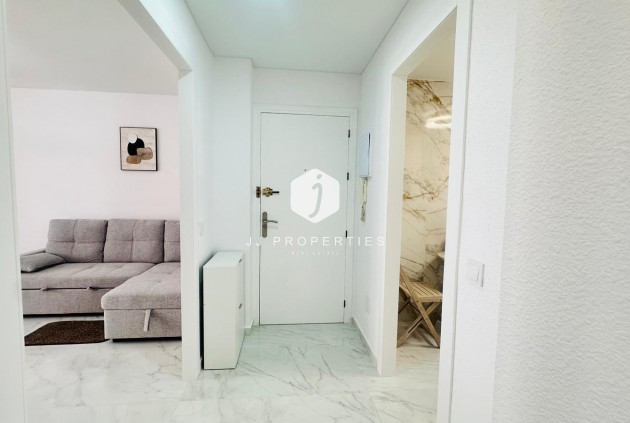 Tweedehands - Appartement / flat -
Torrevieja - Playa del Cura