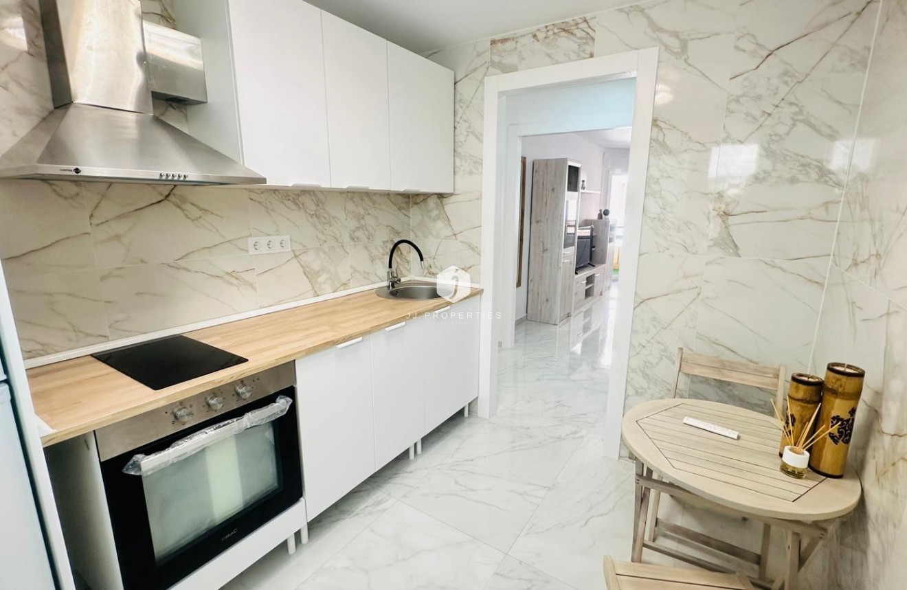 Tweedehands - Appartement / flat -
Torrevieja - Playa del Cura