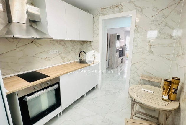 Tweedehands - Appartement / flat -
Torrevieja - Playa del Cura