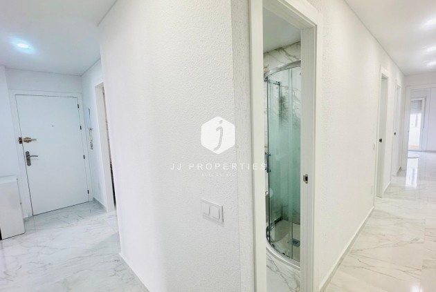 Tweedehands - Appartement / flat -
Torrevieja - Playa del Cura