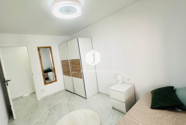 Tweedehands - Appartement / flat -
Torrevieja - Playa del Cura