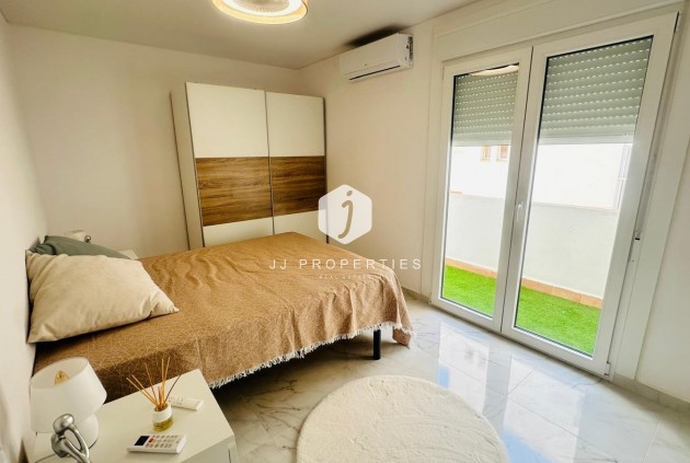 Tweedehands - Appartement / flat -
Torrevieja - Playa del Cura