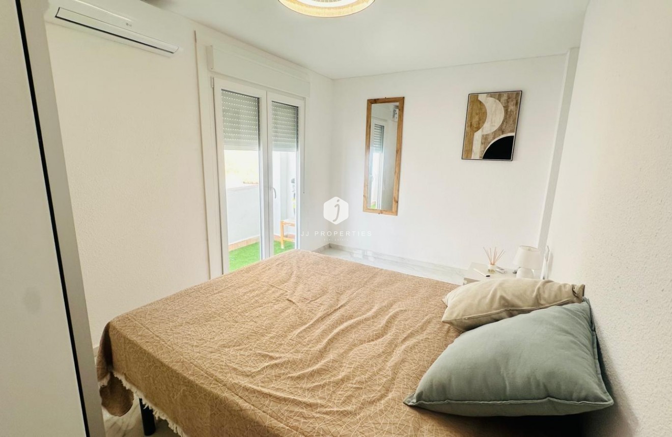 Tweedehands - Appartement / flat -
Torrevieja - Playa del Cura