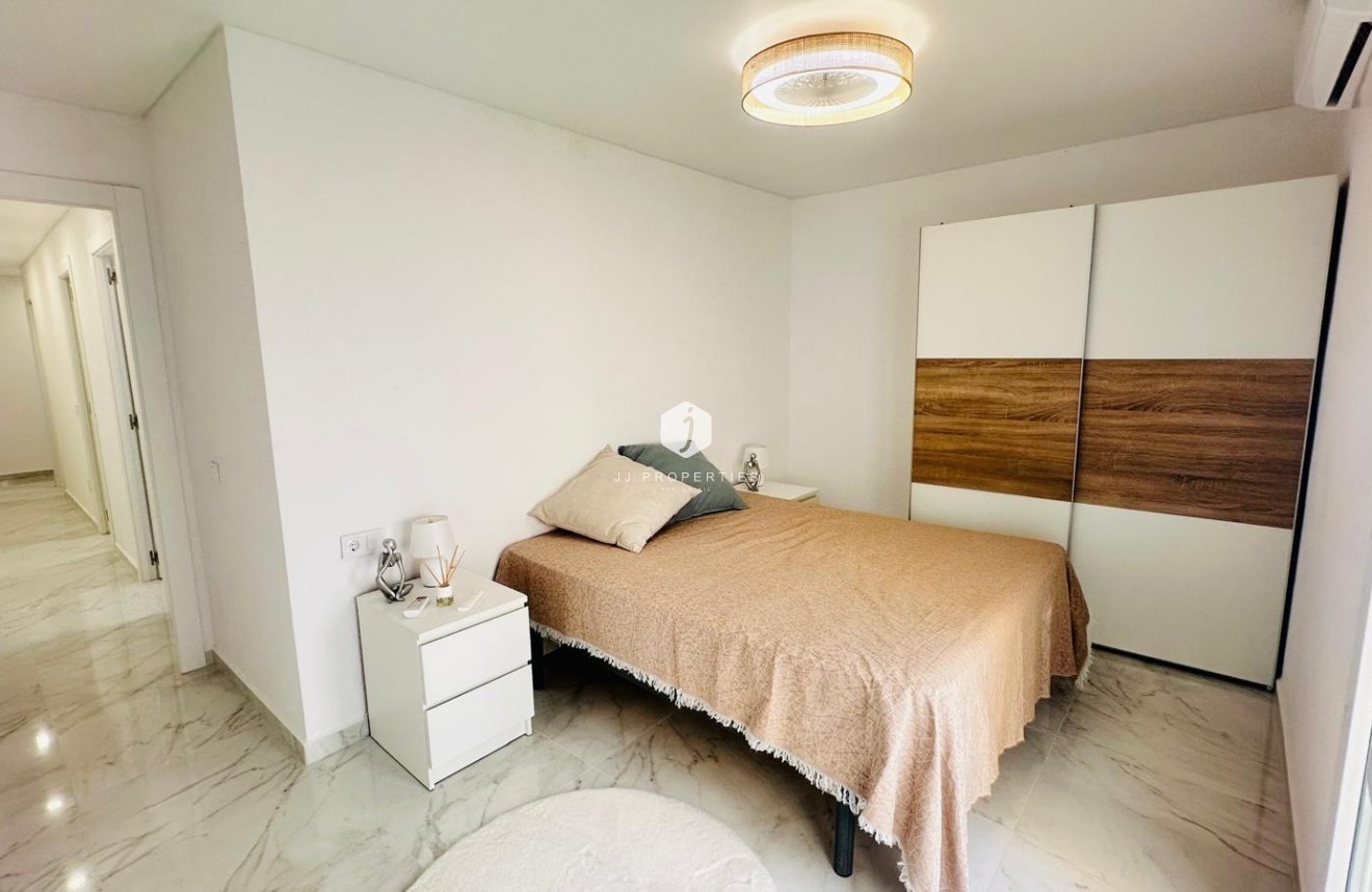 Tweedehands - Appartement / flat -
Torrevieja - Playa del Cura