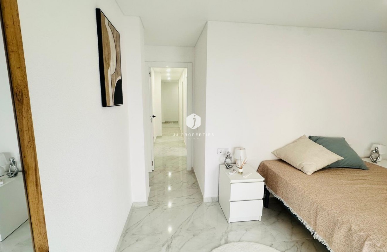 Tweedehands - Appartement / flat -
Torrevieja - Playa del Cura