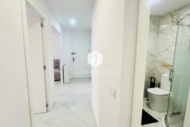 Tweedehands - Appartement / flat -
Torrevieja - Playa del Cura