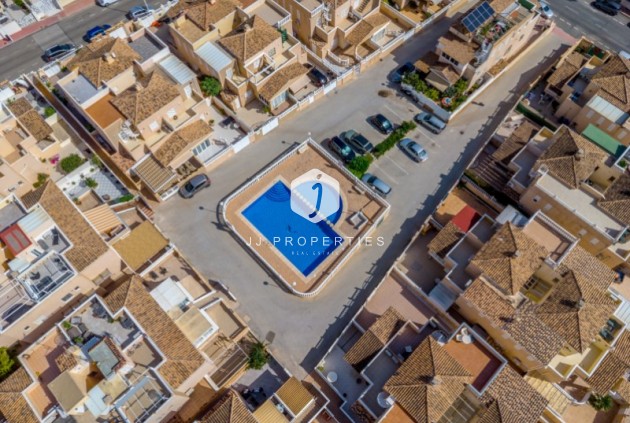 Tweedehands - Bungalow -
Torrevieja - Costa Blanca