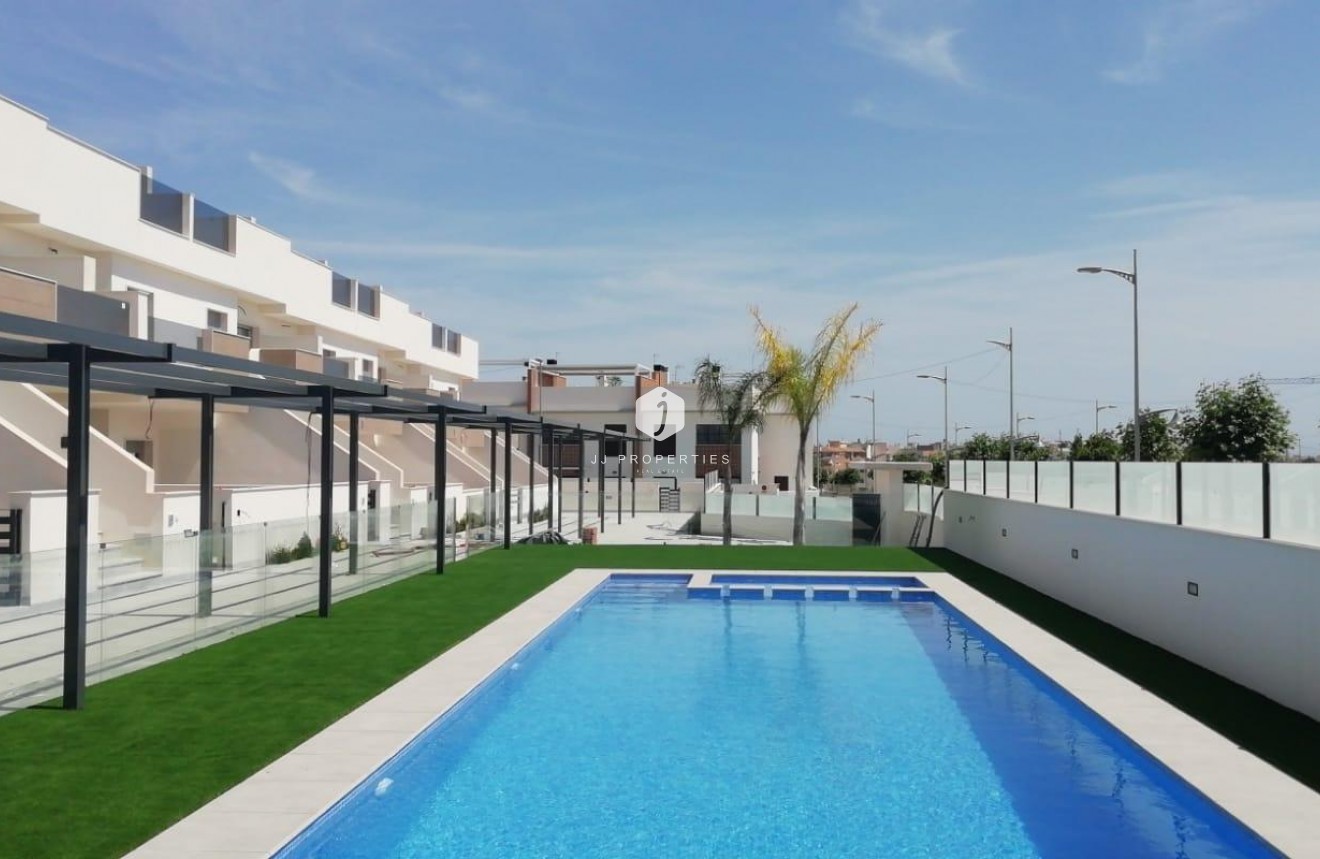 Obra nueva - Chalet -
Pilar de la Horadada