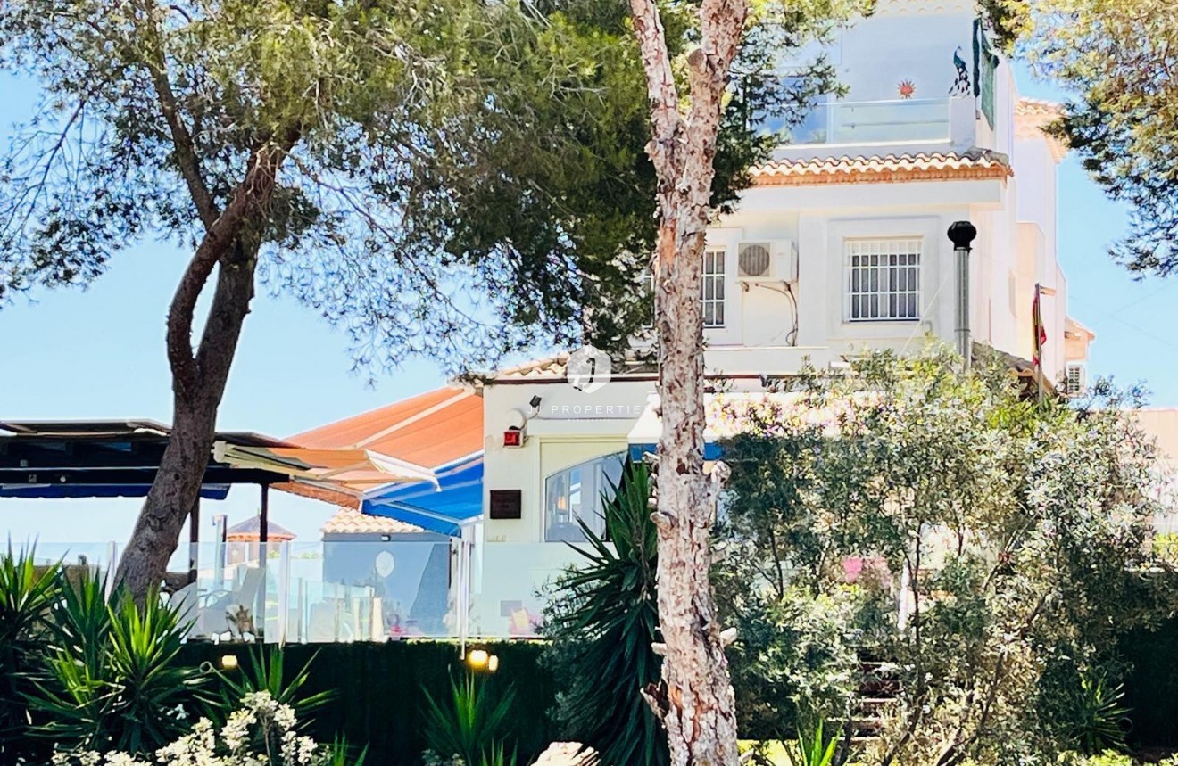 Tweedehands - Villa -
Orihuela Costa - Costa Blanca