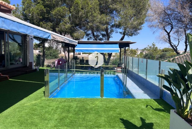 Tweedehands - Villa -
Orihuela Costa - Costa Blanca