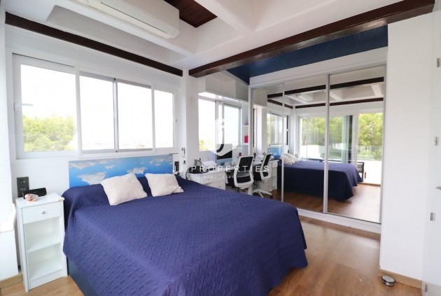 Tweedehands - Villa -
Orihuela Costa - Costa Blanca