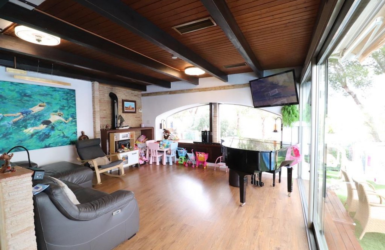 Tweedehands - Villa -
Orihuela Costa - Costa Blanca