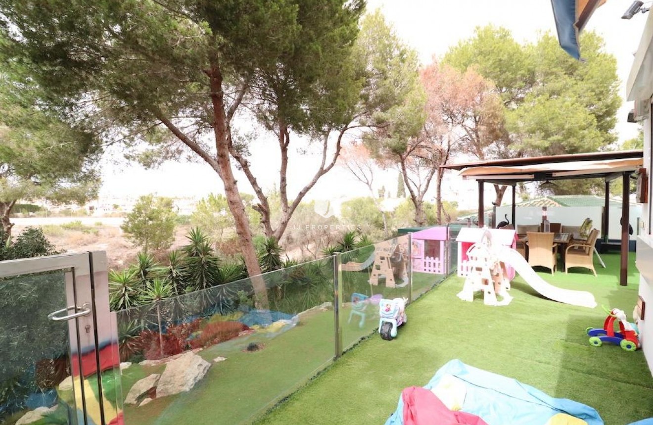 Tweedehands - Villa -
Orihuela Costa - Costa Blanca