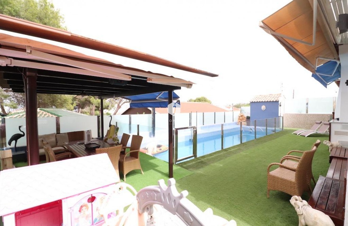 Tweedehands - Villa -
Orihuela Costa - Costa Blanca