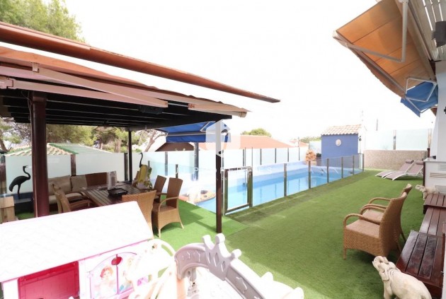 Tweedehands - Villa -
Orihuela Costa - Costa Blanca